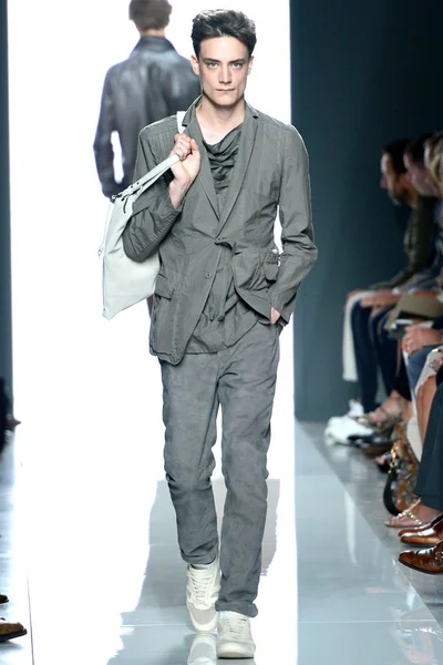 Look 24